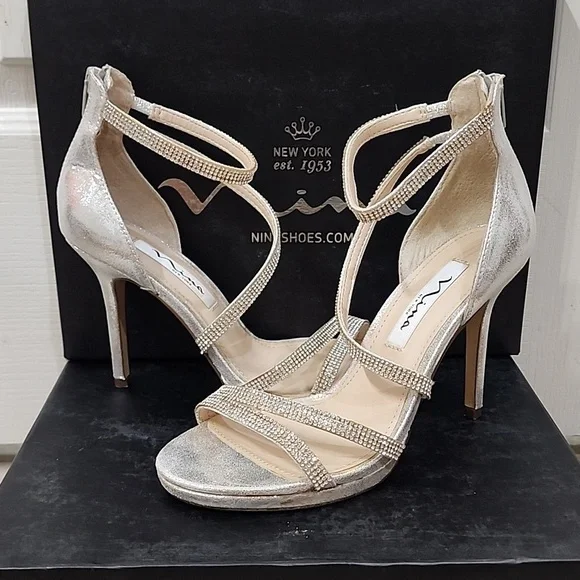 Nina - Reed - Picture 2 of 2